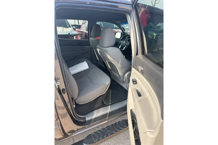 $20991 : Toyota Tacoma 2013 4x4 V6 4d image 7