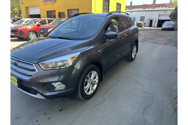 $9999 : 2018 Escape SE image 5