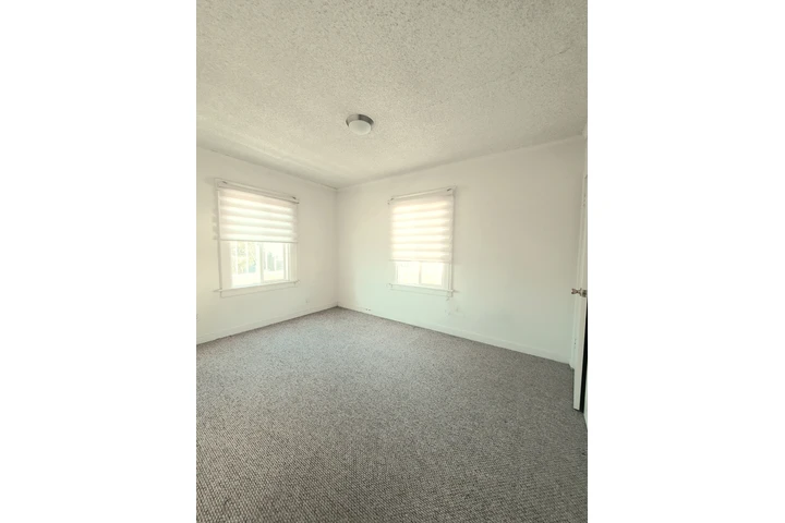 $2600 : 3Bd+2Ba+1Pk. image 4