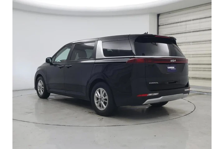 $30998 : Kia Carnival 2024 LX 4dr Min image 2