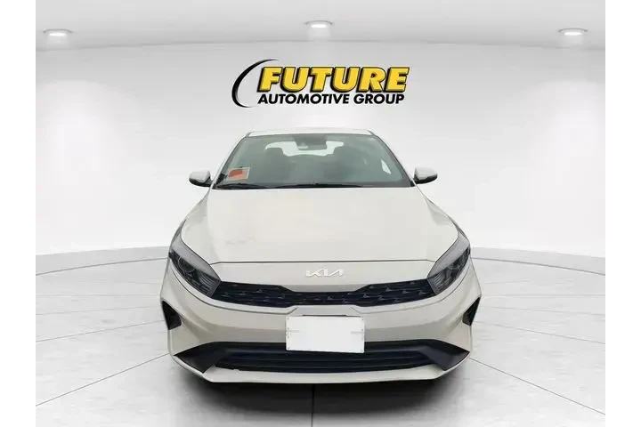 $23999 : Kia Forte 2023 LX 4dr Sedan image 2
