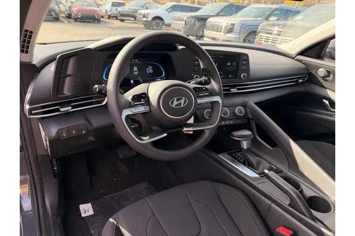 $22040 : Hyundai ELANTRA 2026 SE 4dr image 9