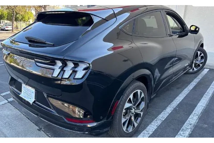$30800 : Ford Mustang Mach-E 2023 AWD image 4