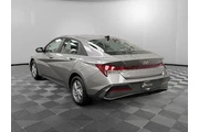 $19890 : Hyundai ELANTRA 2024 SE 4dr thumbnail