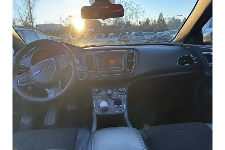 $10500 : Chrysler 200 2016 S 4dr Seda image 10