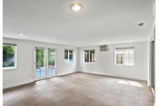 $2435 : 3 Bedroom House in Los Angeles thumbnail