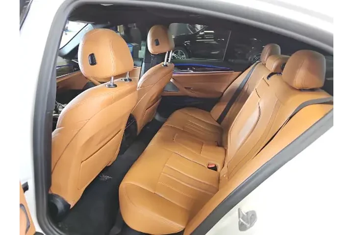 $24465 : 2019 BMW 540i xDrive image 5