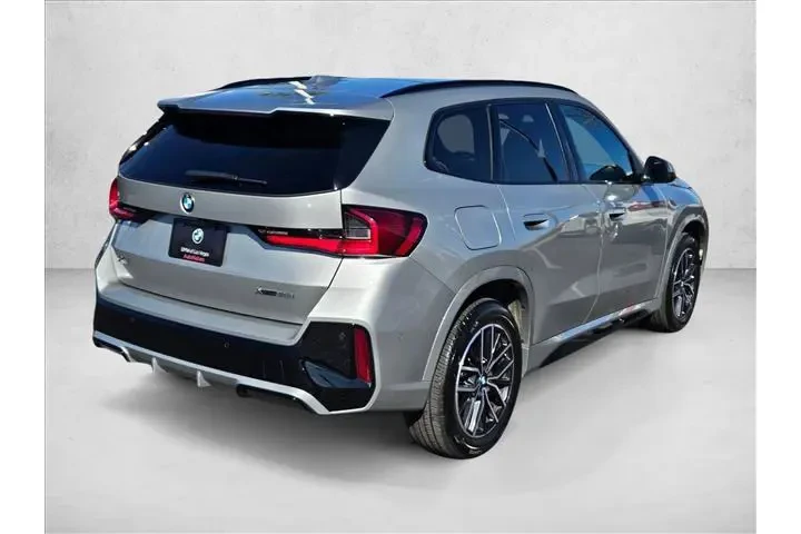 $34246 : BMW X1 2025 AWD xDrive28i 4d image 5