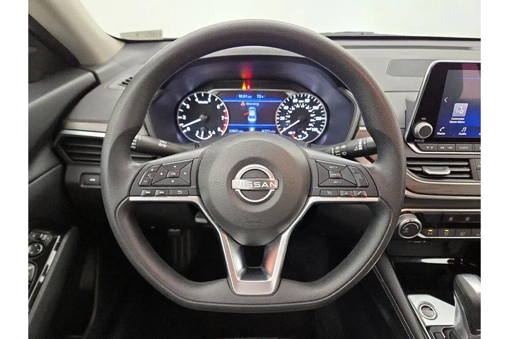 $19998 : Nissan Altima 2023 2.5 SV 4d image 10