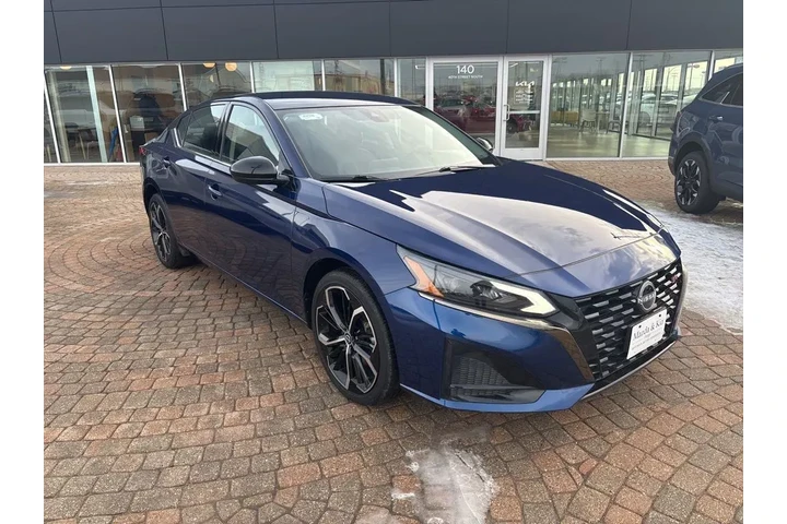 $26999 : 2024 Altima 2.5 SR image 3