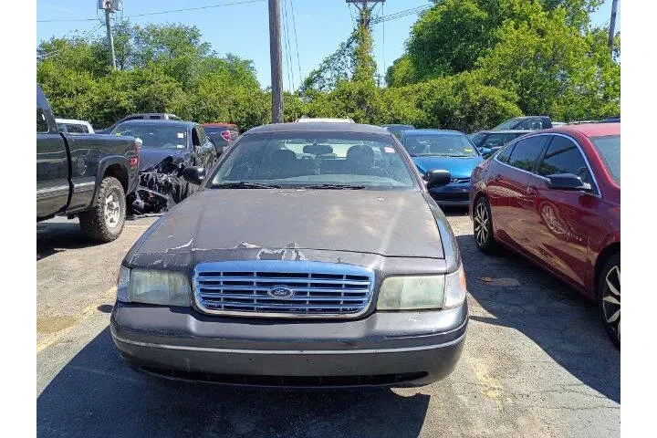 $4800 : 2004 Crown Victoria LX image 4