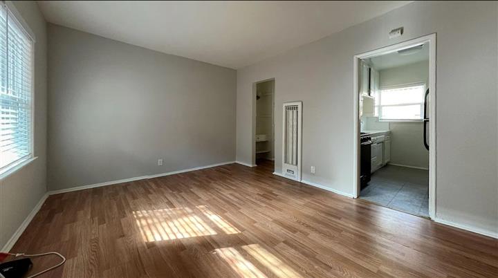 $1450 : OPEN APARTMENT FOR RENT image 5