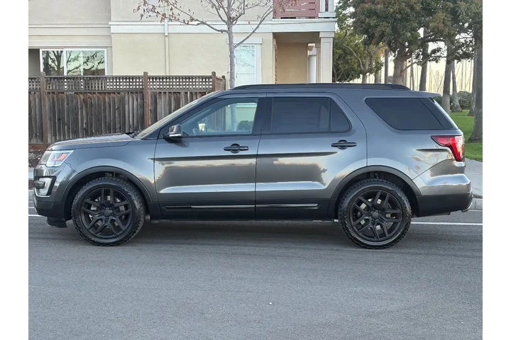 $16988 : 2017 Explorer Sport image 9
