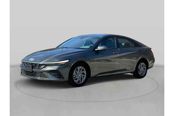 $18420 : Hyundai ELANTRA 2024 SEL 4dr image 2