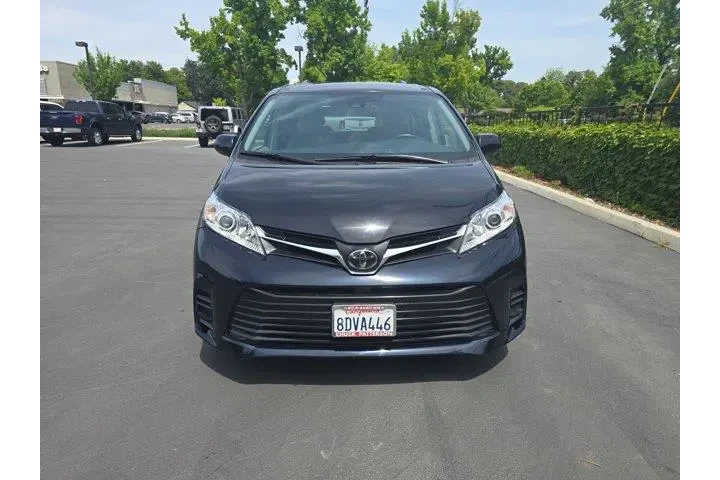 $29995 : Toyota Sienna 2018 LE 7-Pass image 2