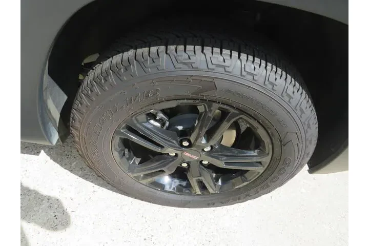 $33791 : GMC Terrain 2023 AWD AT4 4dr image 4