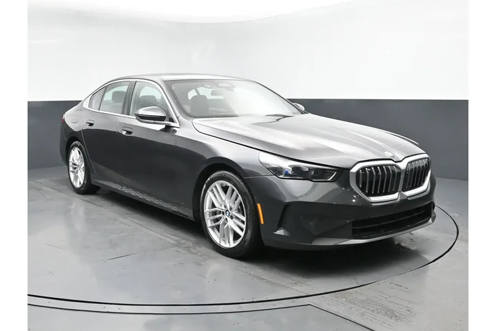 $32526 : BMW 5 Series 2024 AWD 530i x image 2