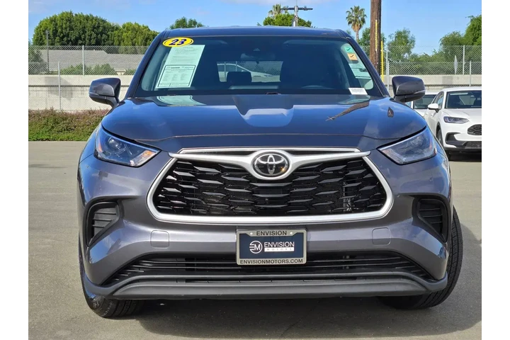 $34988 : Toyota Highlander 2023 L 4dr image 2