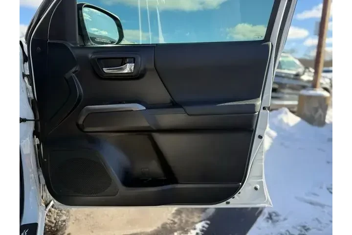 $27500 : Toyota Tacoma 2019 4x4 TRD P image 10