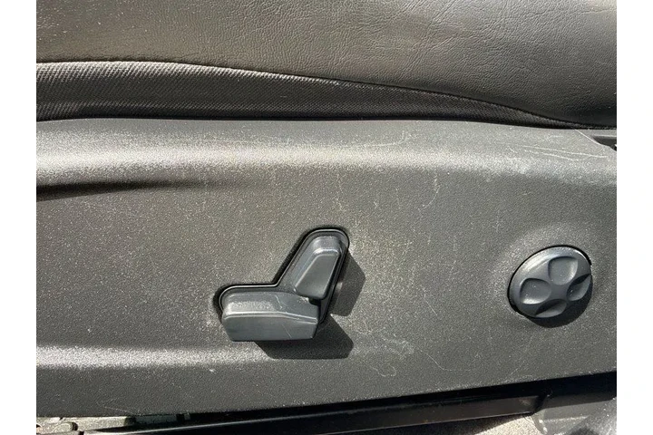 $14995 : 2019 300 300S AWD image 10