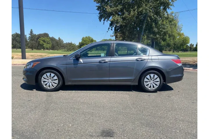 $9750 : 2011 Accord LX image 5