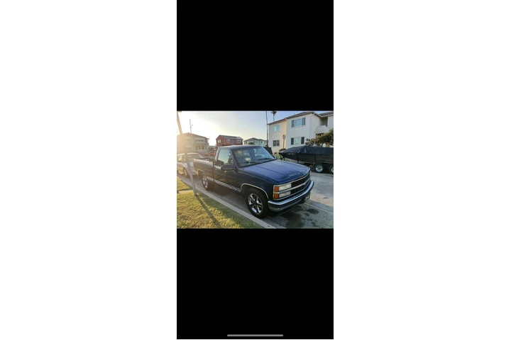 $4000 : Chevy Cheyenne sport 1500 image 3