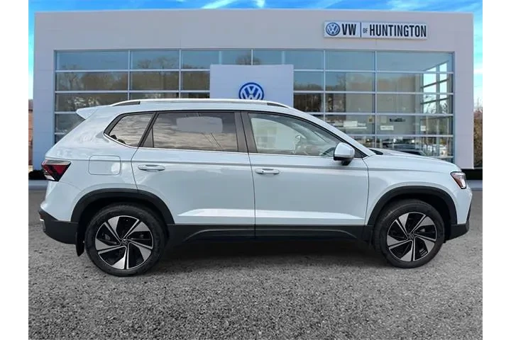 $28300 : Volkswagen Taos 2025 AWD SE image 2