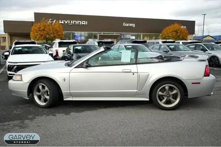 $12070 : Ford Mustang 2001 GT Deluxe image 2