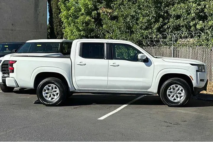 $26310 : Nissan Frontier 2024 4x4 S 4 image 7