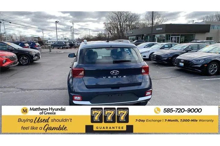 $17990 : Hyundai VENUE 2024 Limited 4 image 4