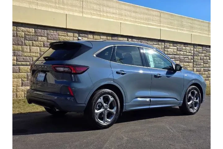 $21624 : Ford Escape 2023 ST-Line 4dr image 9