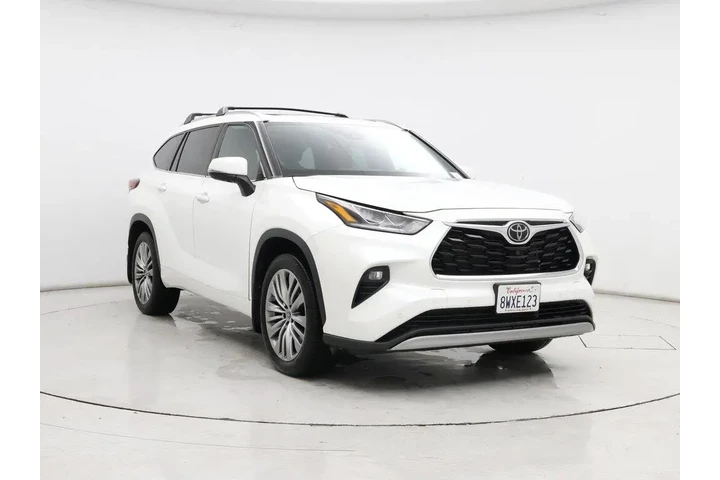 $37998 : Toyota Highlander 2021 AWD P image 1