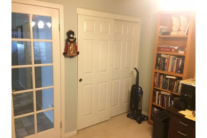 $1300 : 9810 Portland Rose Ave, Bakers image 7