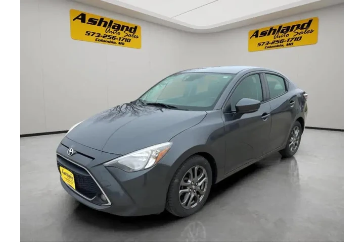 $10900 : 2019 Yaris LE image 1