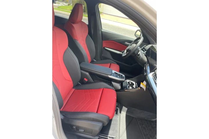 $54000 : 2025 BMW con Premium Package! image 8