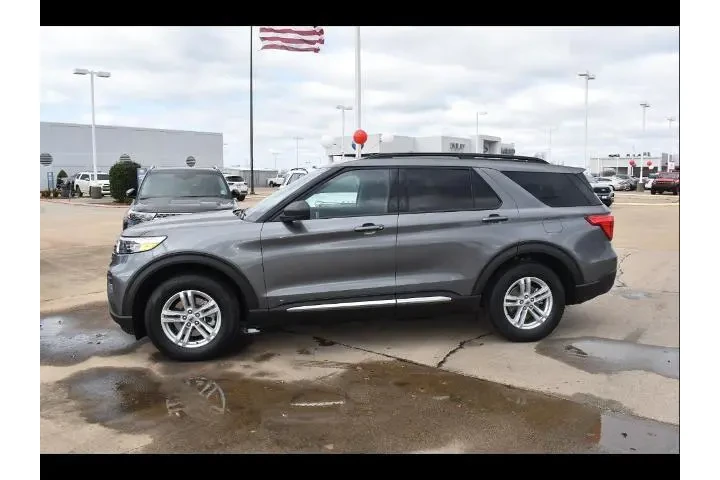 $39995 : Ford Explorer 2023 XLT 4dr S image 2