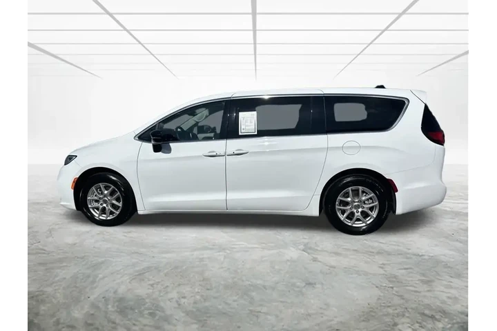 $21778 : Chrysler Pacifica 2024 Touri image 7