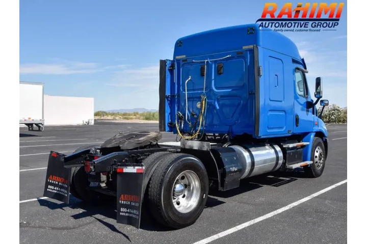 $32500 : 2016 Freightliner Cascadia image 5