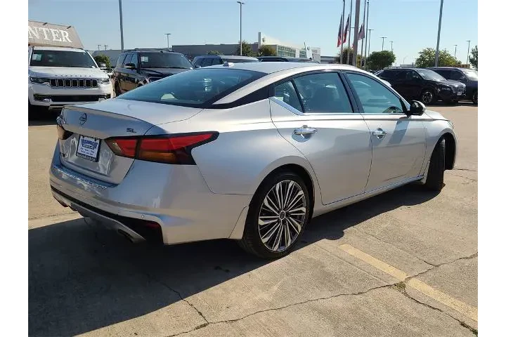 $20247 : Nissan Altima 2023 2.5 SL 4d image 5