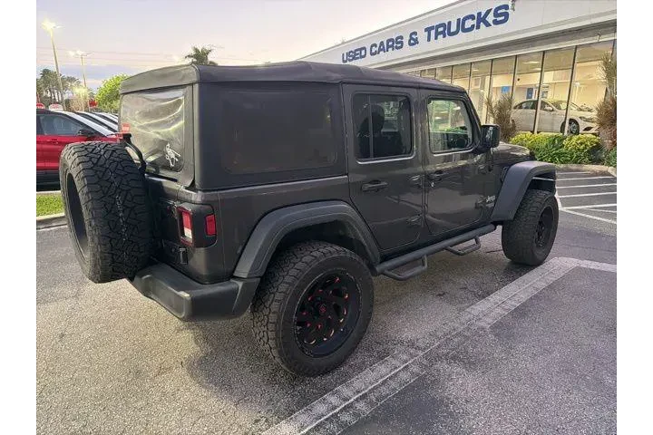 $14997 : Jeep Wrangler Unlimited 2018 image 8