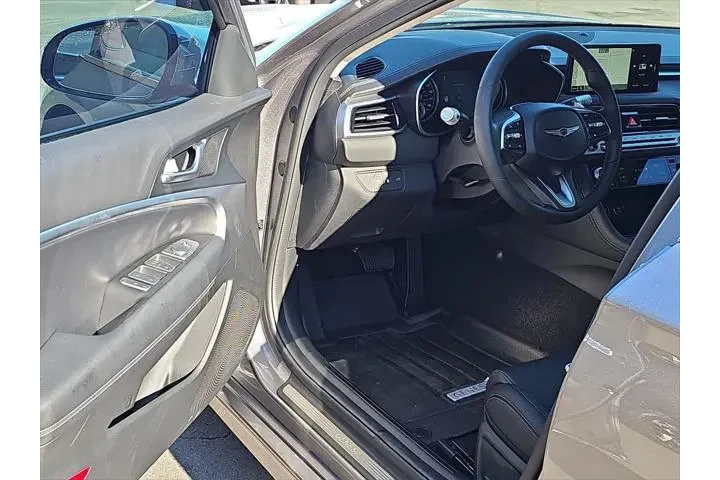 $38250 : Genesis G70 2026 2.5T Standa image 10