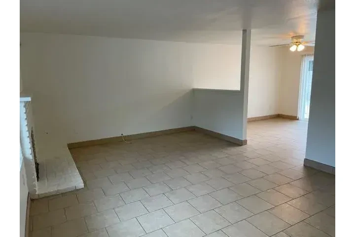 $1700 : 4 Recamaras 2 Baños image 3