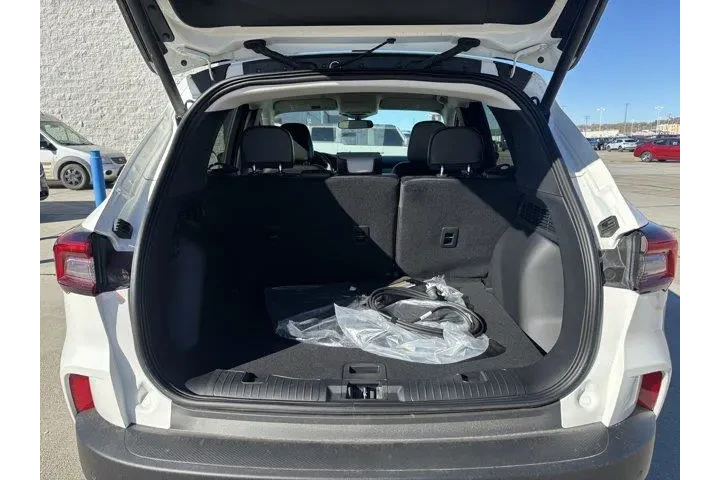 $35990 : Ford Escape Plug-In Hybrid 2 image 9