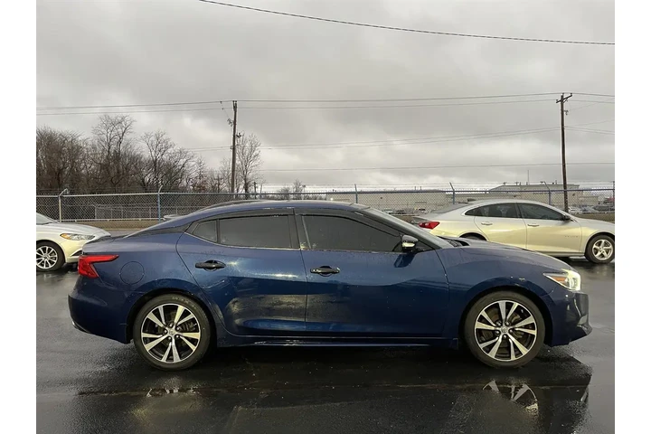 $14995 : 2017 Maxima 3.5 SL image 6