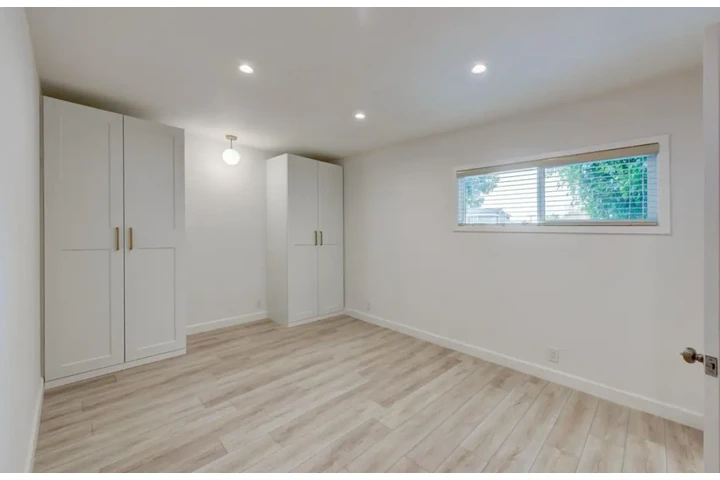 $2190 : 2Bed/2Bath Home in Los Angeles image 4