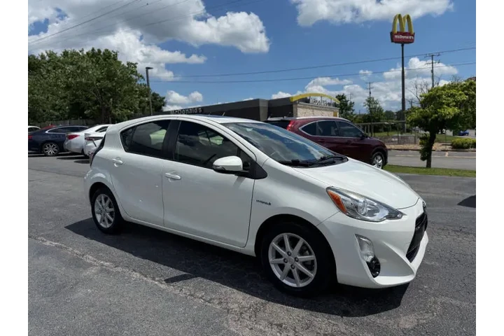 $11495 : 2015 Prius c Four image 5