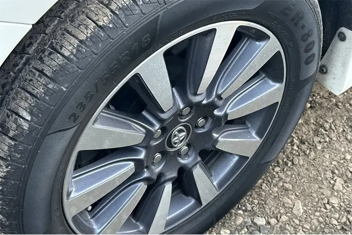 $37247 : Toyota Sienna 2019 AWD XLE 7 image 8