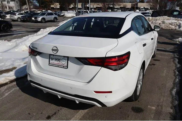 $17007 : Nissan Sentra 2025 S 4dr Sed image 5