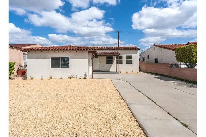 $2850 : Welcome to 6127 Gage Ave image 1