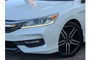 $16306 : Honda Accord 2017 Sport 4dr thumbnail